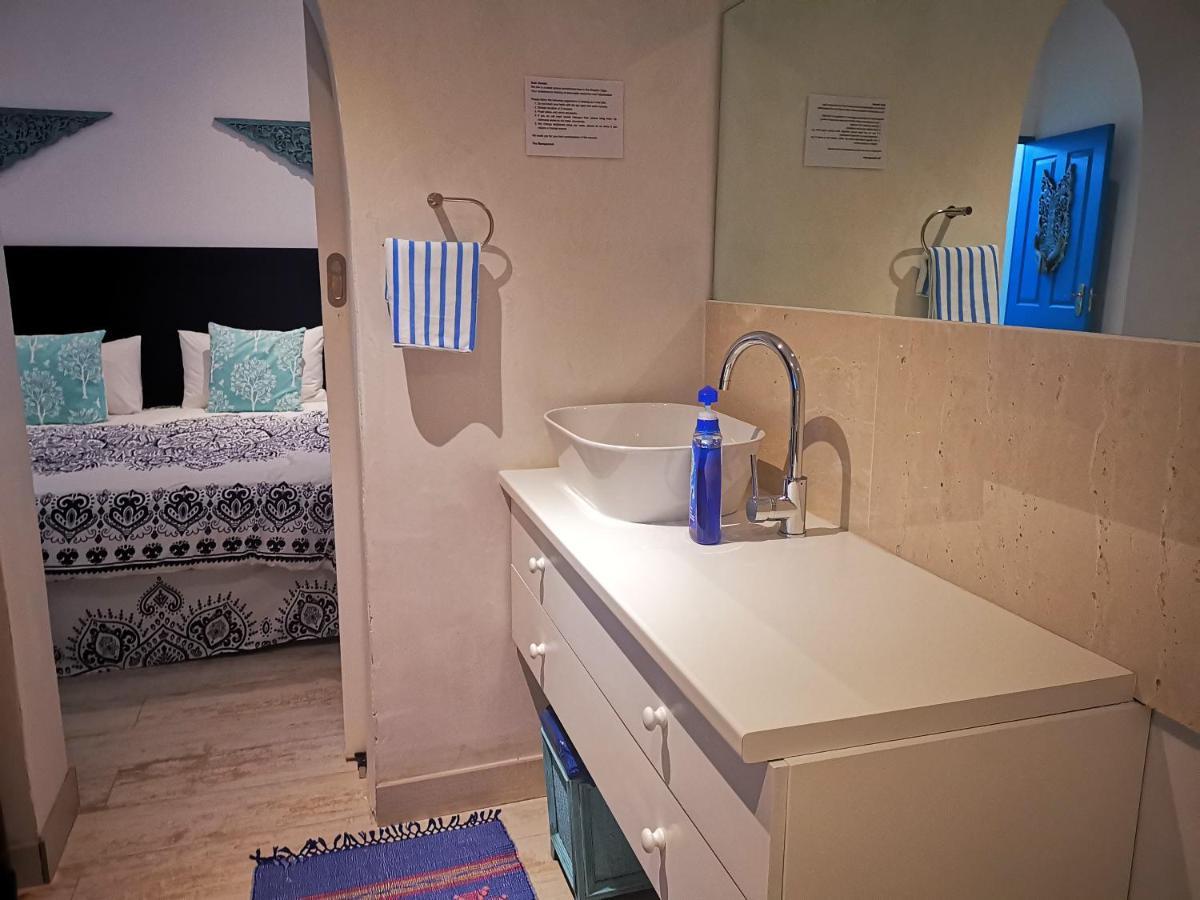 Rachawadee Accomodation​ & Health Spa Simon's Town Exterior photo