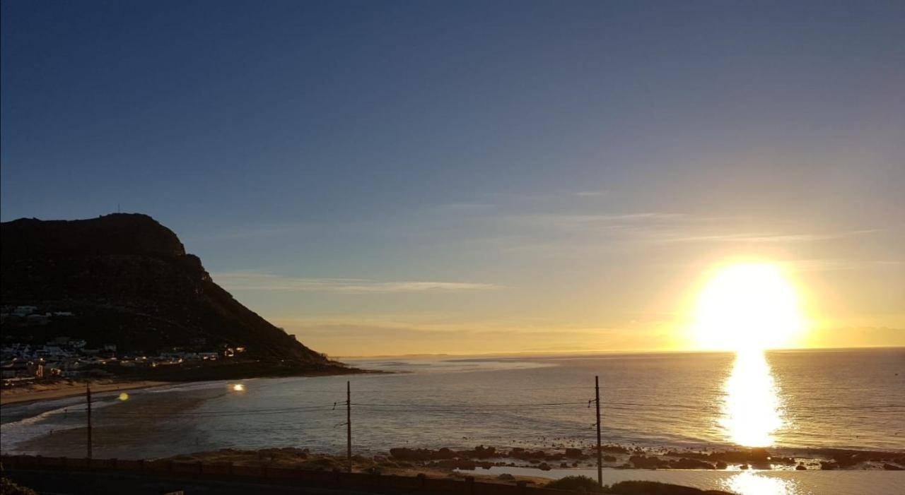 Rachawadee Accomodation​ & Health Spa Simon's Town Exterior photo
