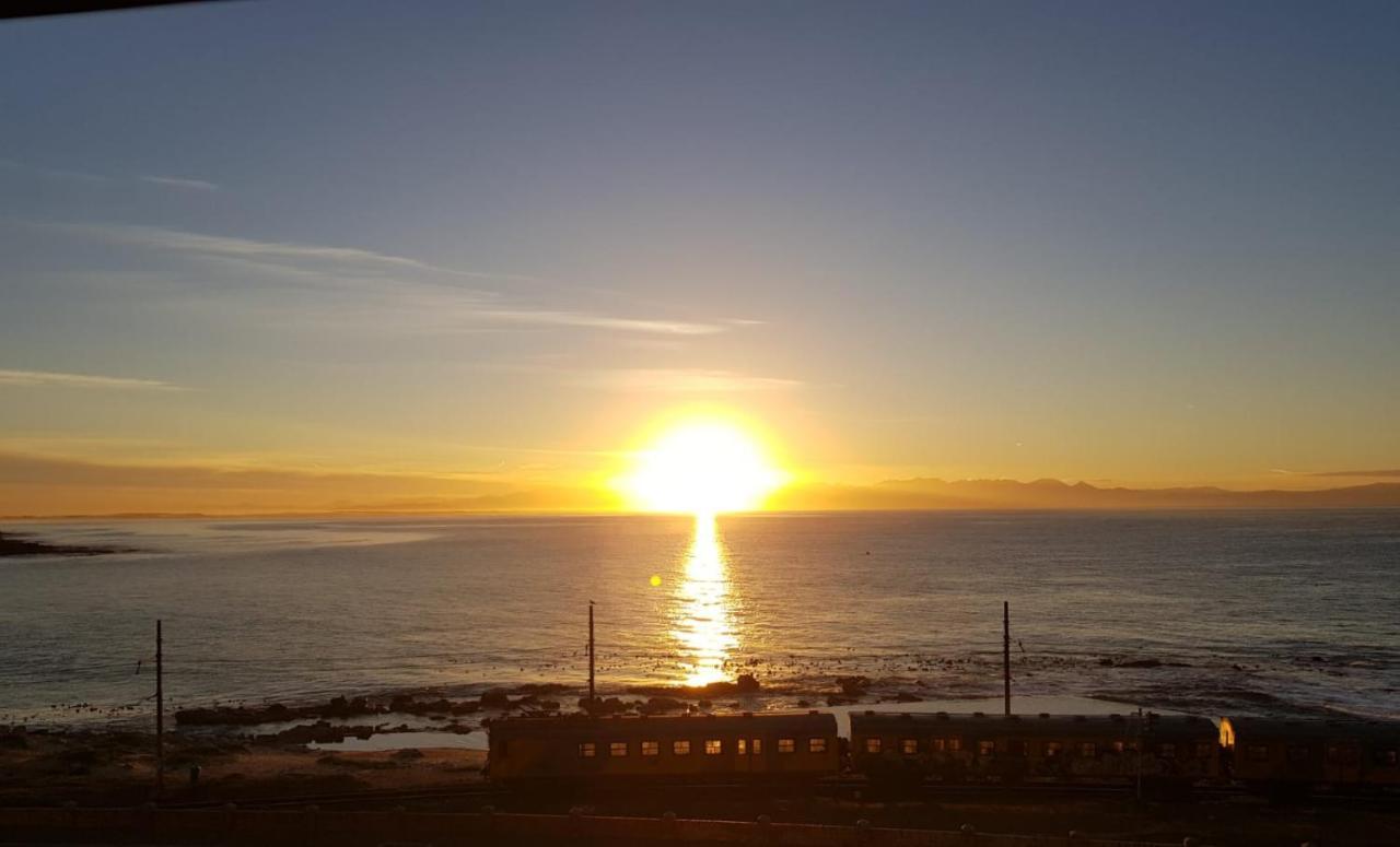 Rachawadee Accomodation​ & Health Spa Simon's Town Exterior photo