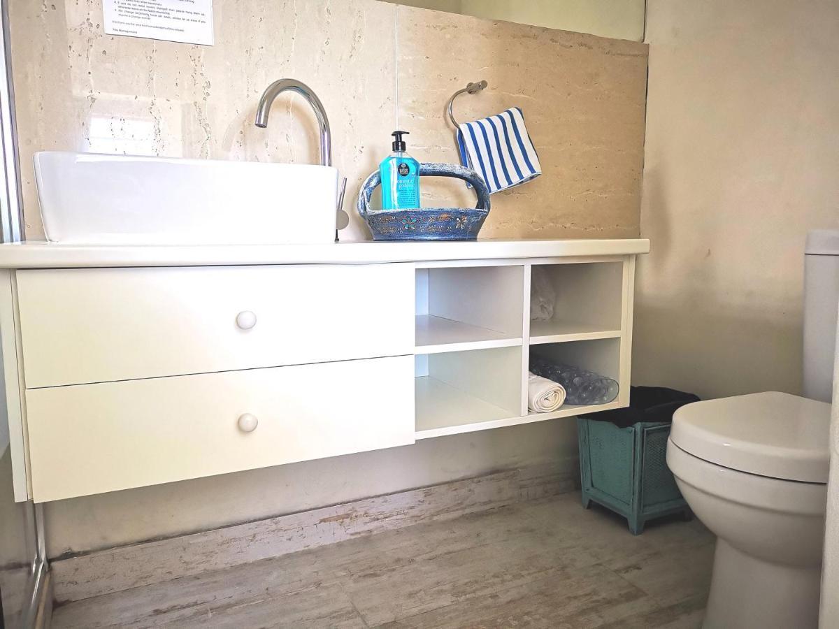 Rachawadee Accomodation​ & Health Spa Simon's Town Exterior photo