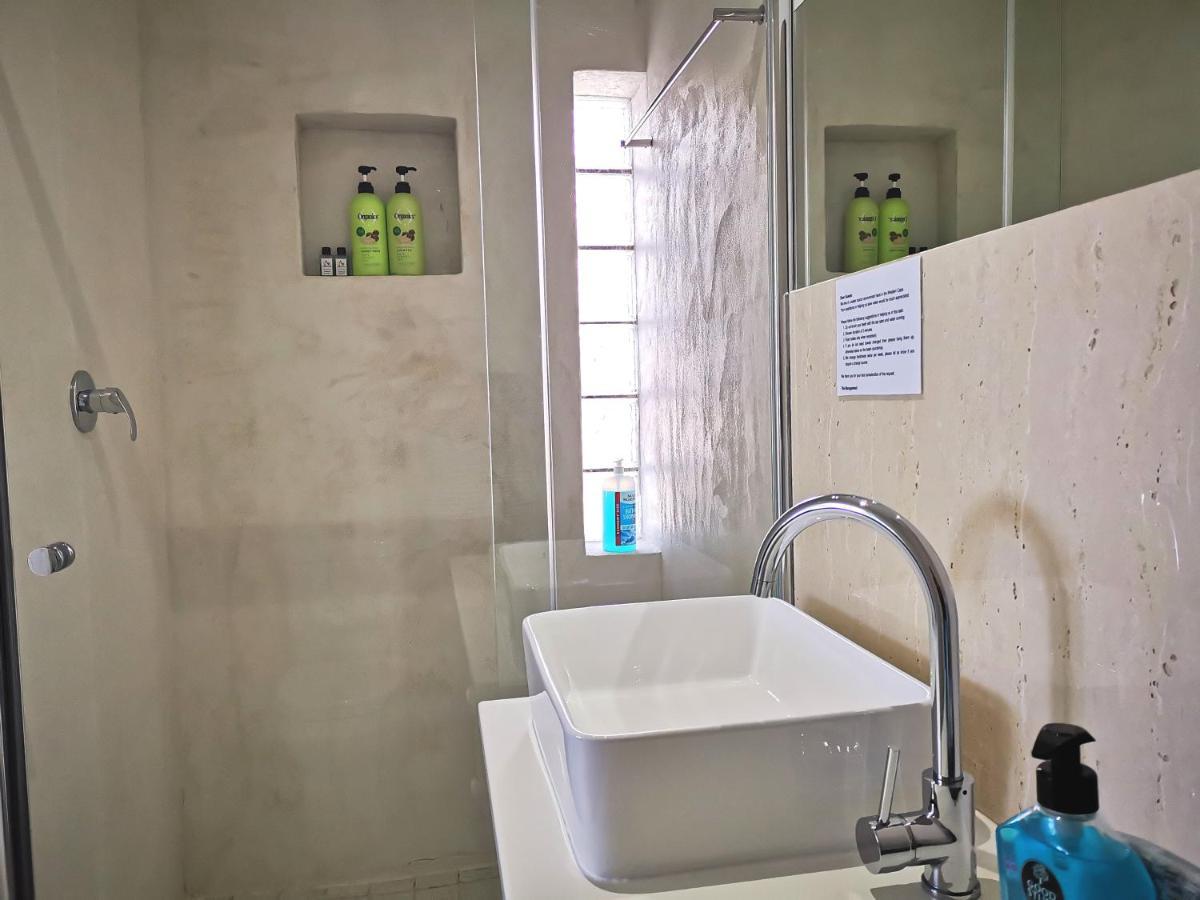 Rachawadee Accomodation​ & Health Spa Simon's Town Exterior photo