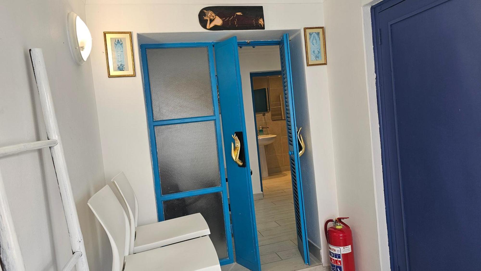 Rachawadee Accomodation​ & Health Spa Simon's Town Exterior photo